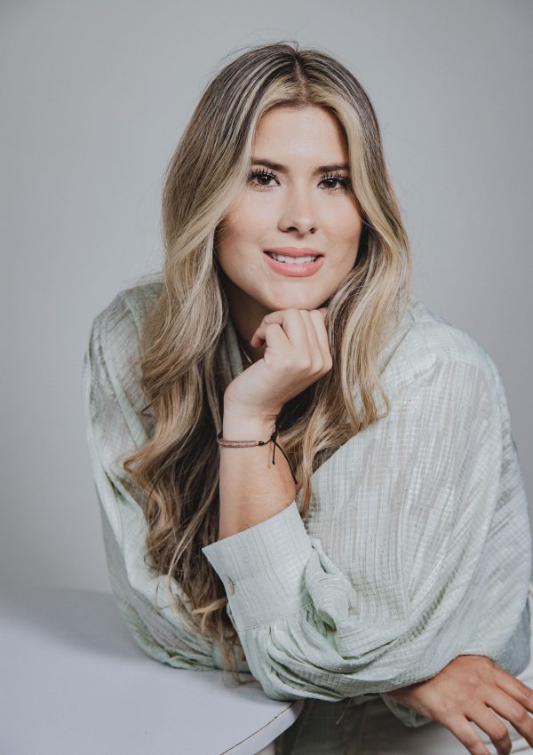 jump1987-woman-7895953_1920